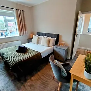  Holiday home The Tansley Gardens United Kingdom