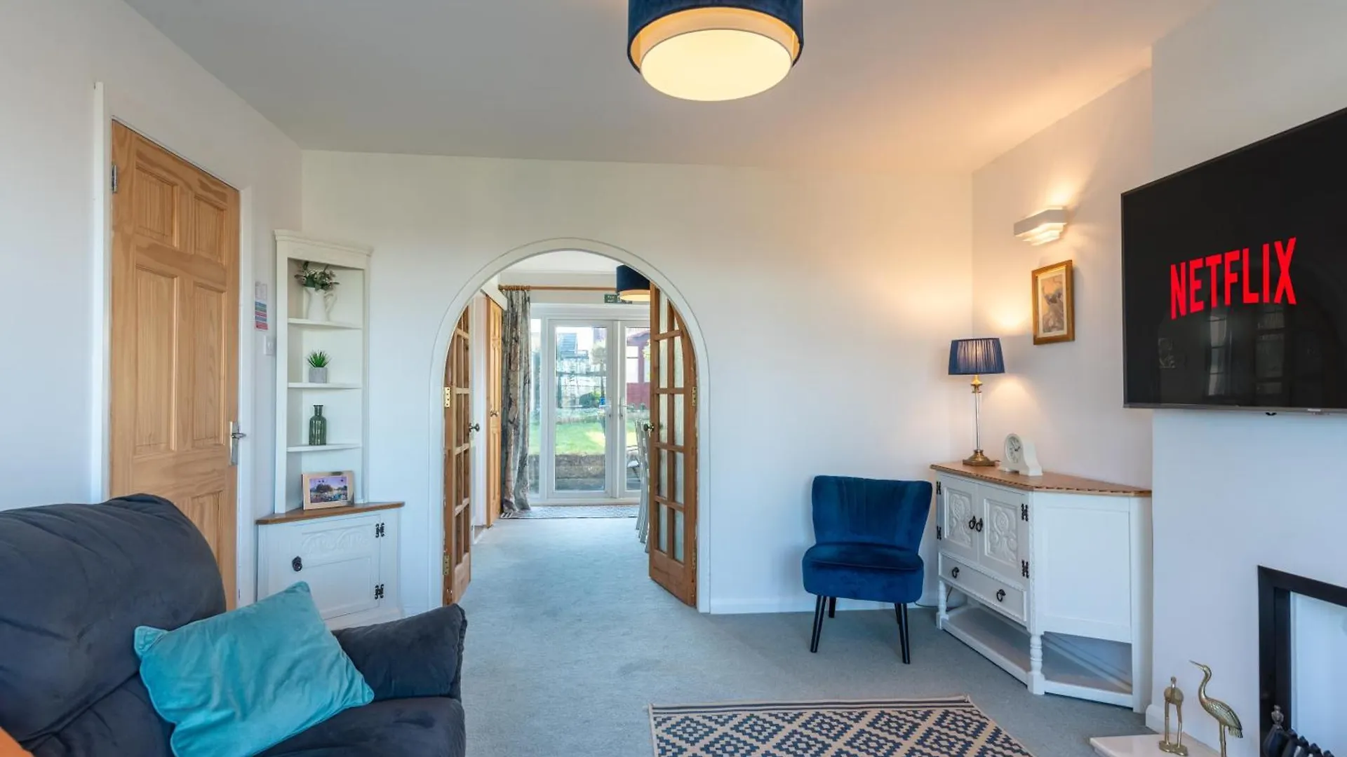 Port View House 3-Bedroom Self Catering Family Home With Garden Near Cardiff Holiday home