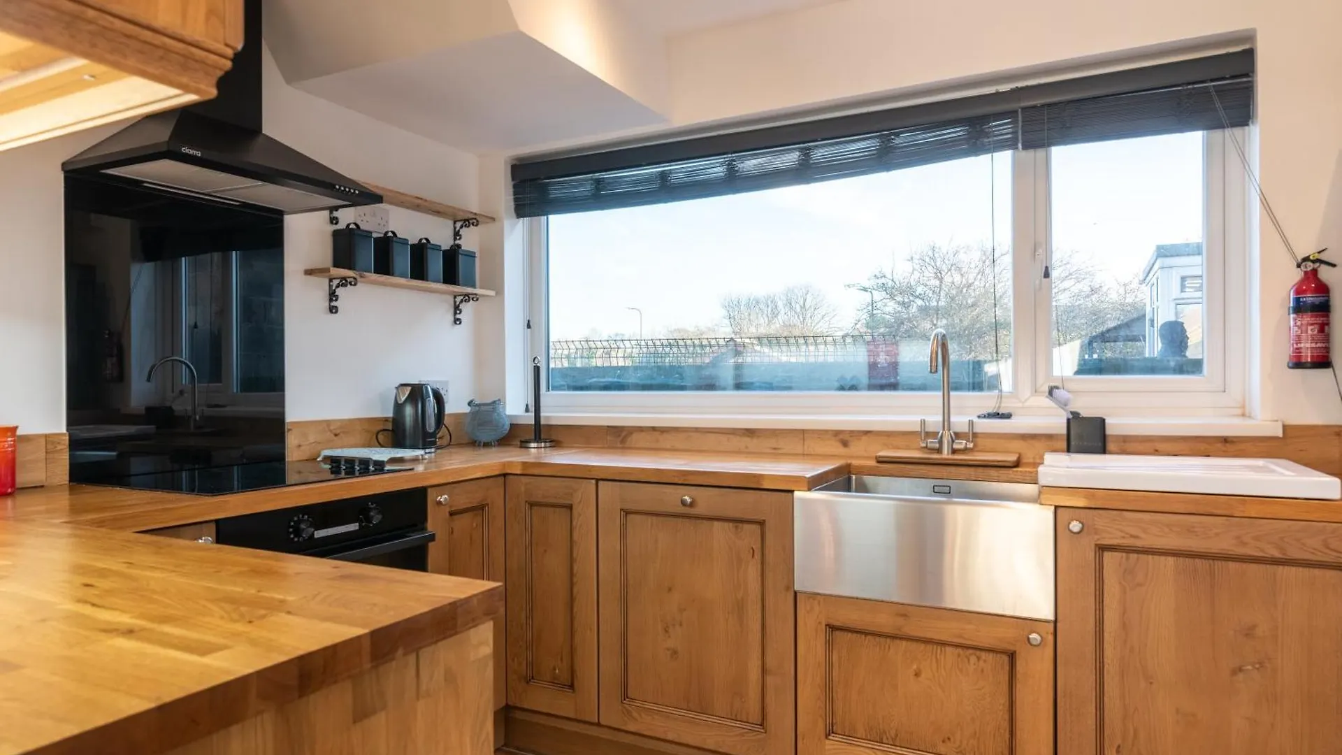 Port View House 3-Bedroom Self Catering Family Home With Garden Near Cardiff 0*,  United Kingdom